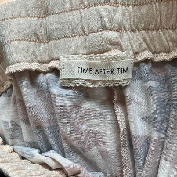 Time After Time Wide Leg Pants - Picture 6 of 7